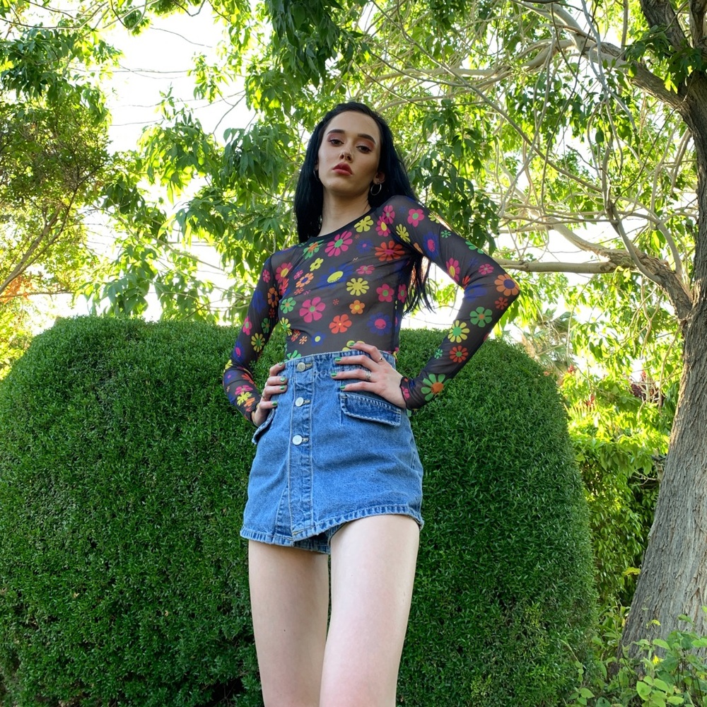 Delia’s by DollsKill mesh top 🌼